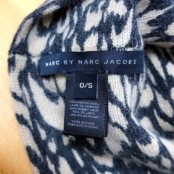 Marc by Marc Jacobs hat & scarf set - Picture 2 of 5